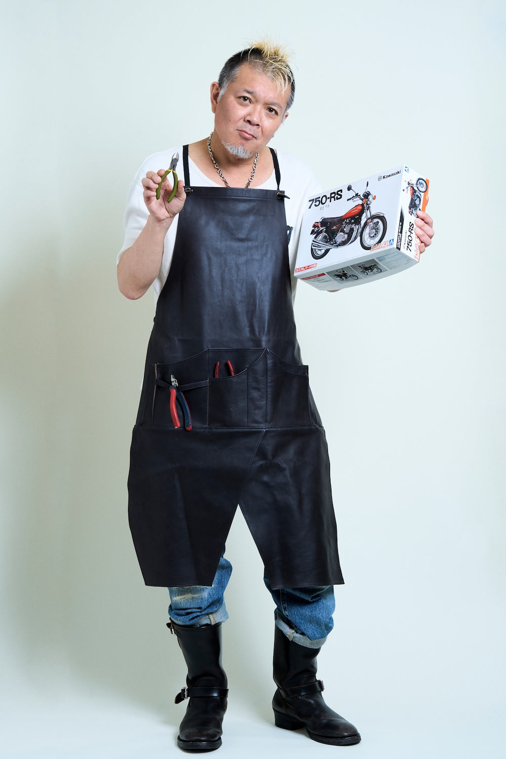 茶芯ソフトレザーハカマエプロン【6月30日頃出荷】