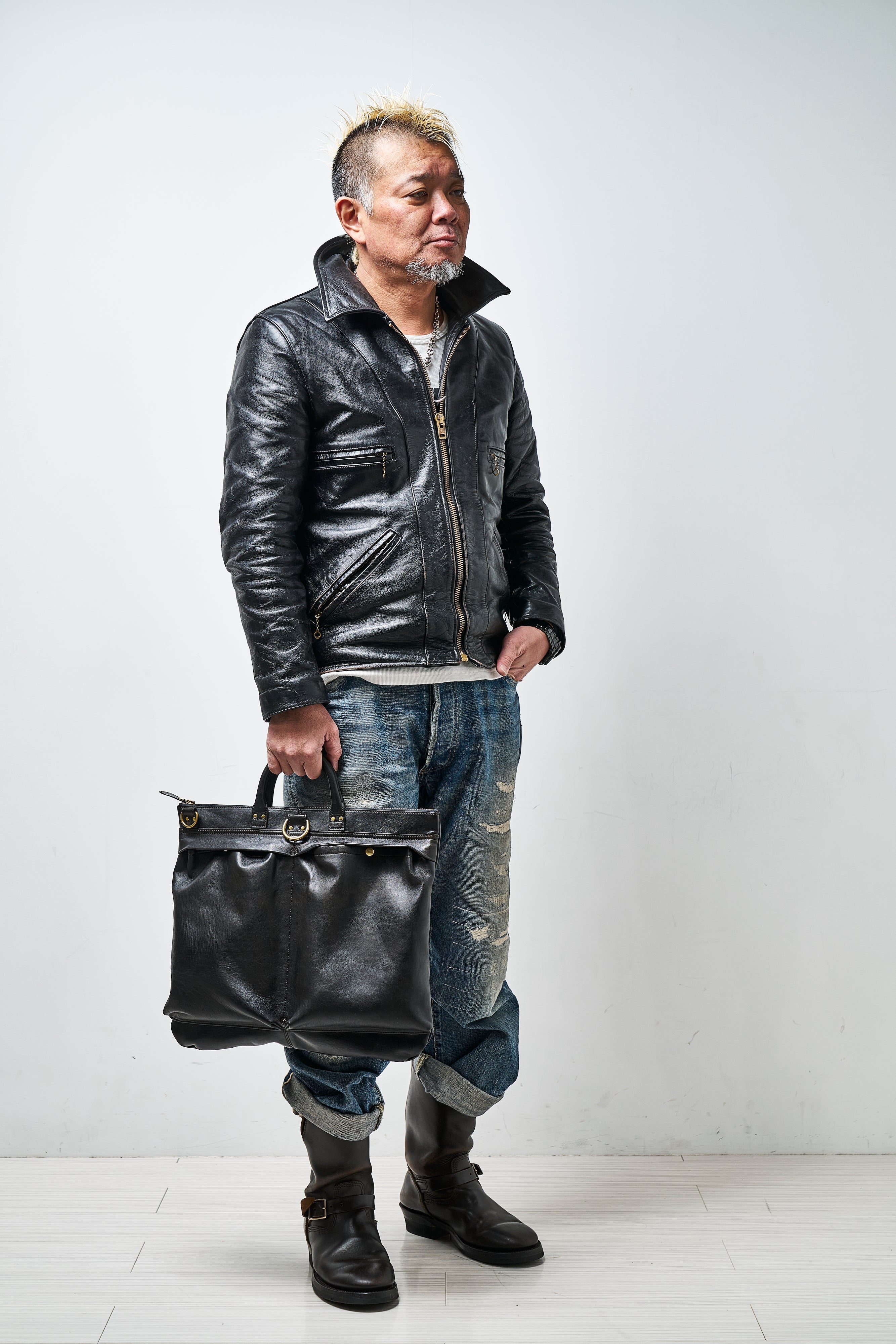 池田工芸 × Lightning 純国産「茶芯」ホースハイド T-Core Leather Lover Helmet Bag【公式オンライン限定】