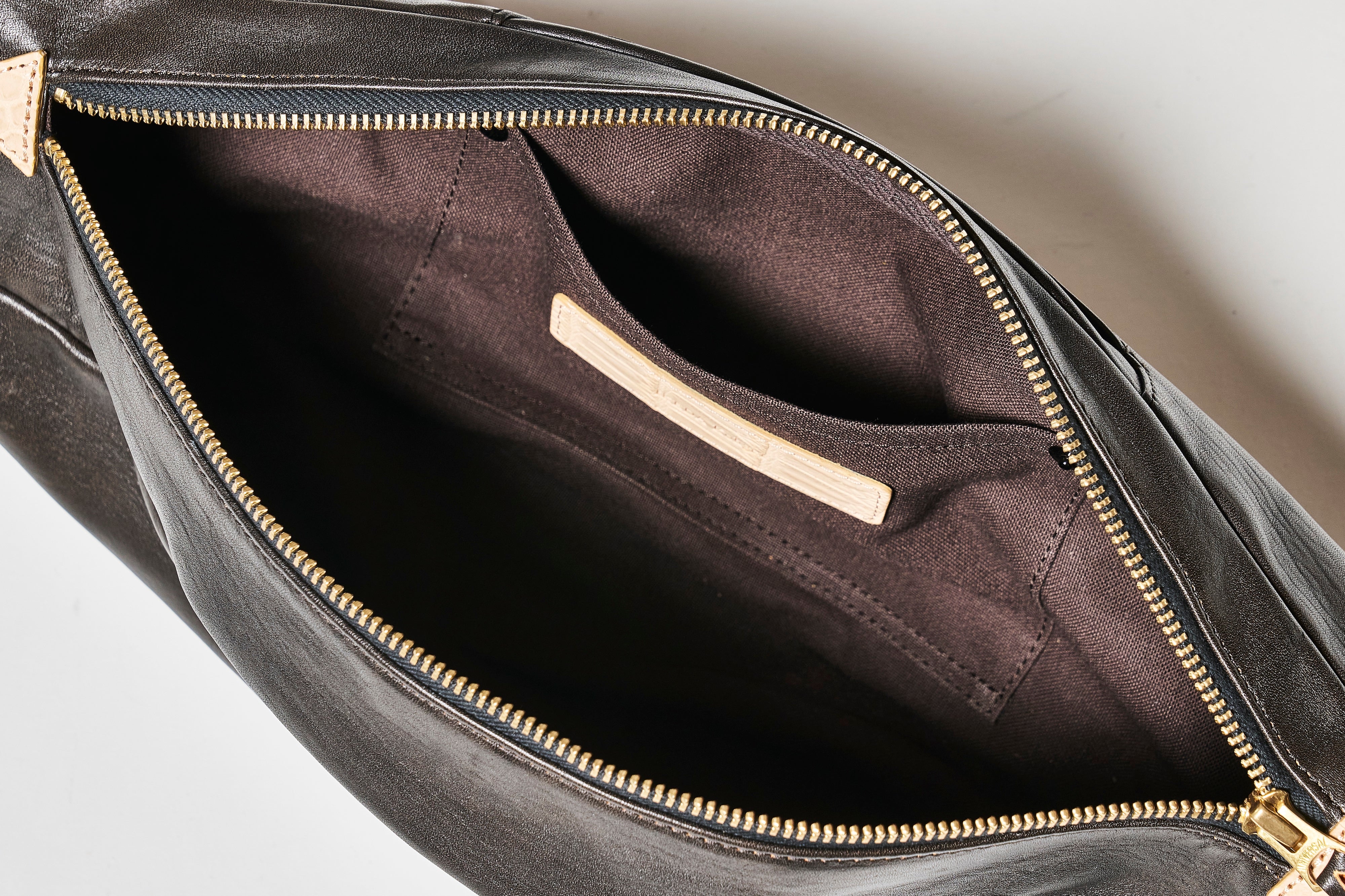 池田工芸 × Lightning 純国産「茶芯」ホースハイド バディバッグ【公式オンライン限定】