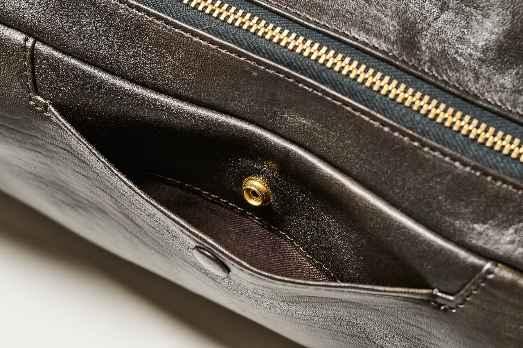 池田工芸 × Lightning 純国産「茶芯」ホースハイド バディバッグ【公式オンライン限定】【9月4日頃出荷】