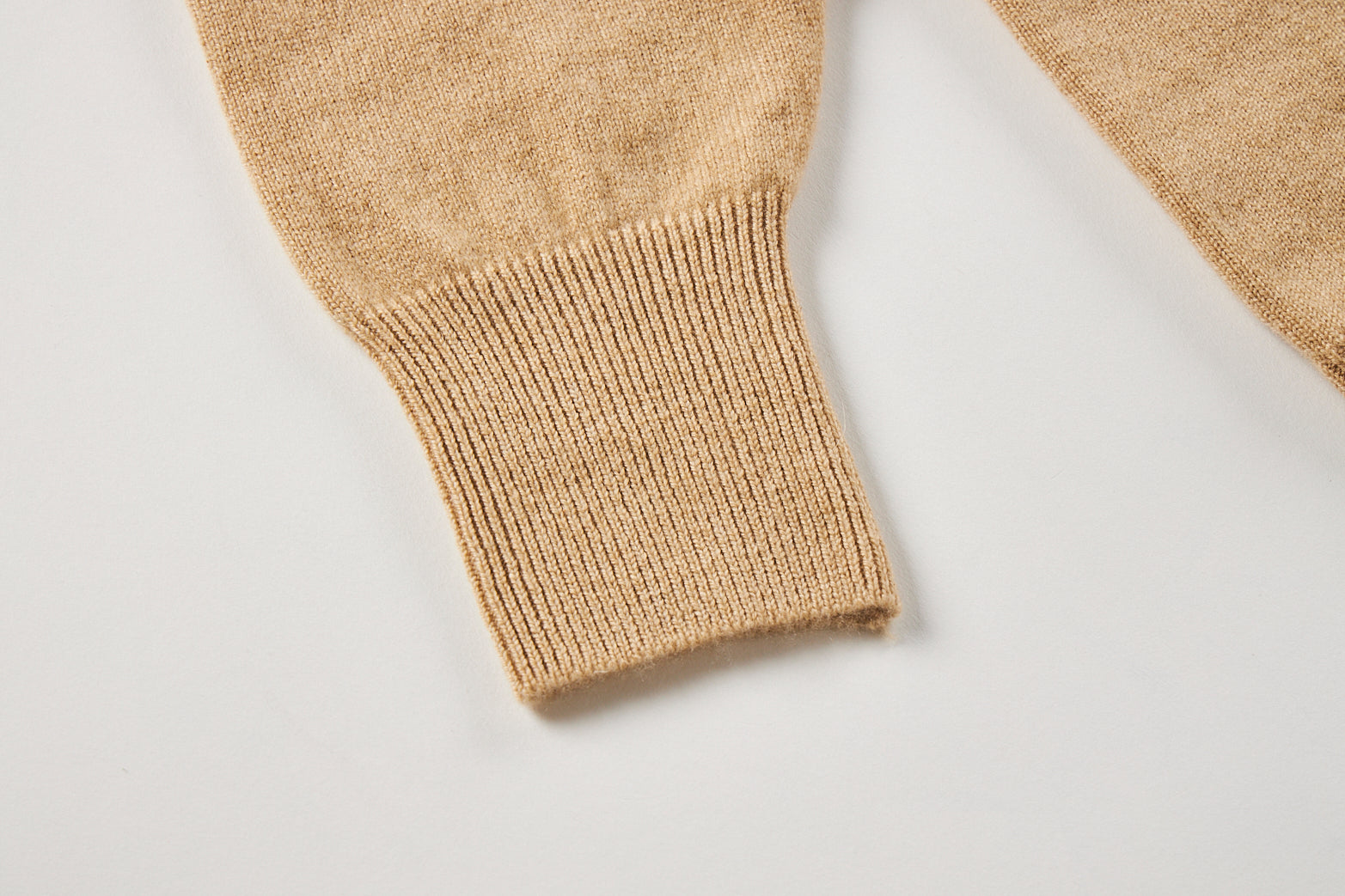 カシミヤ100%面二シャツ