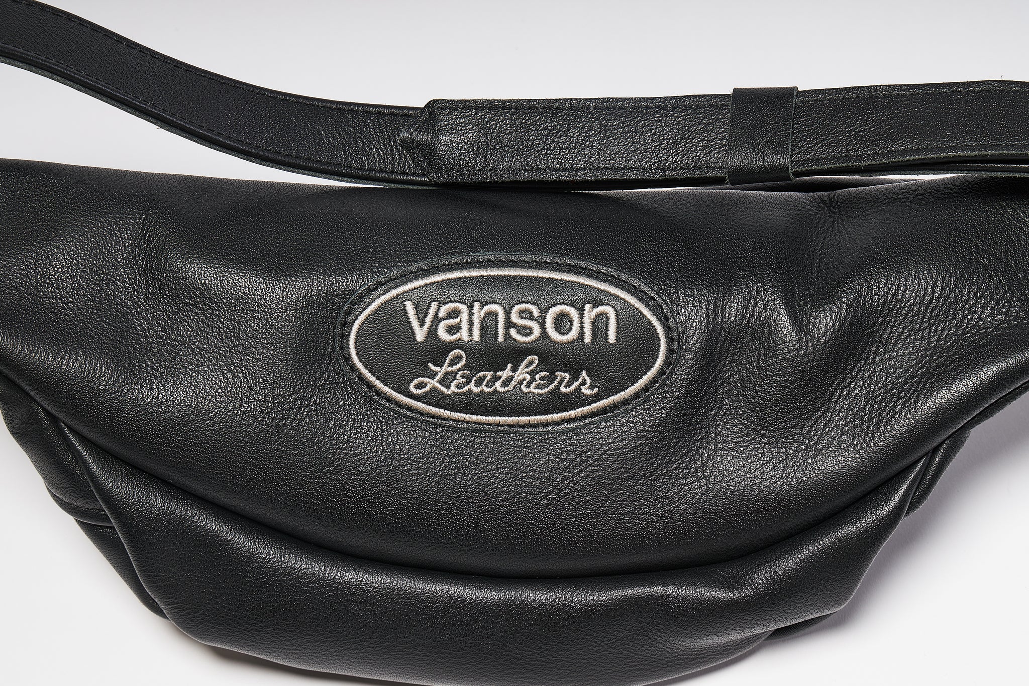 1/11配信で紹介】【VANSON ×BACKDROP ×Lightning】 “L” BONE WAIST  PACK｜アメカジ＆カルチャー誌『Lightning(ライトニング)』のショッピングサイト – CLUB Lightning