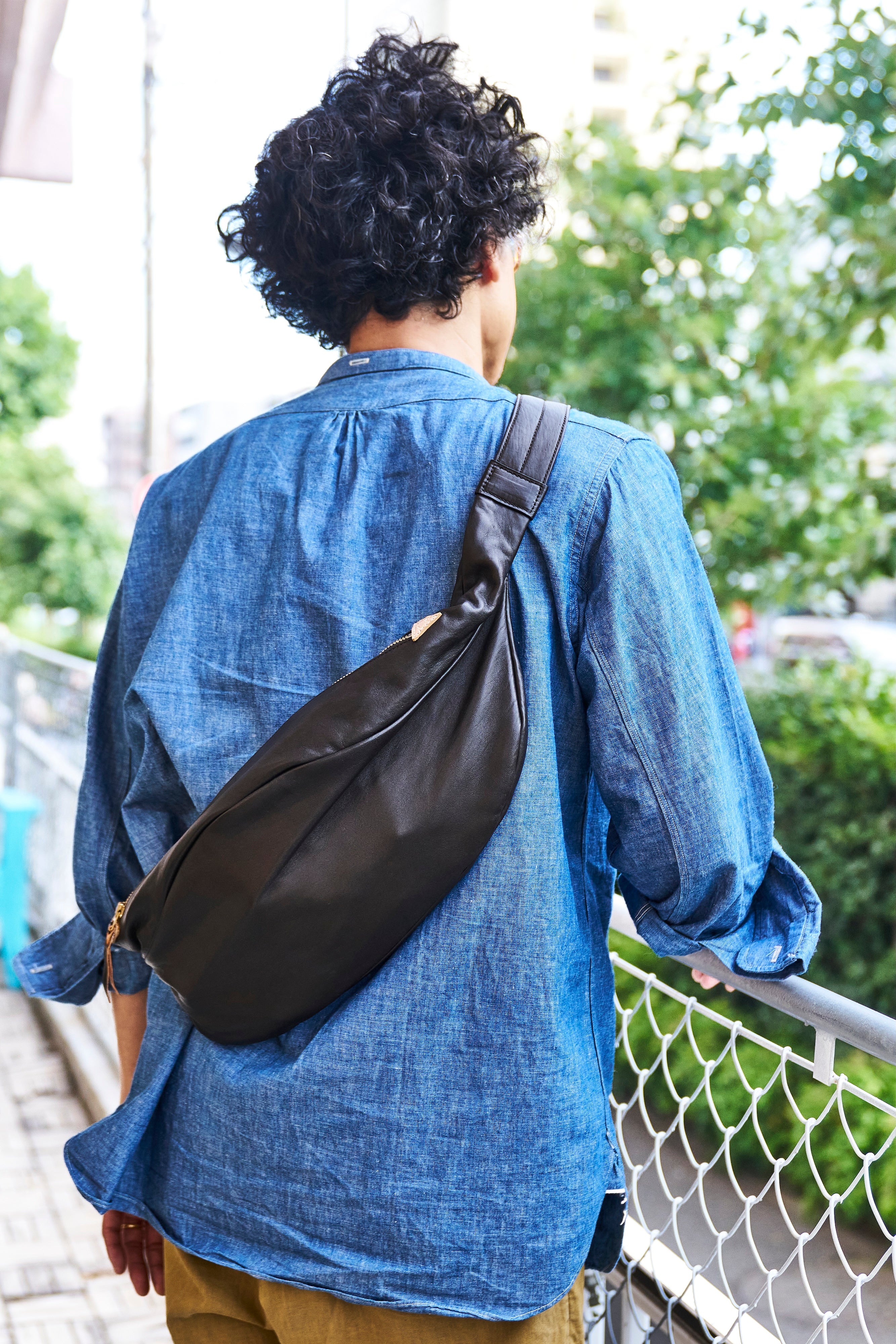 エイジング・ボディ 池田工芸 × Lightning 「赤茶芯」ホースハイド バディバッグ