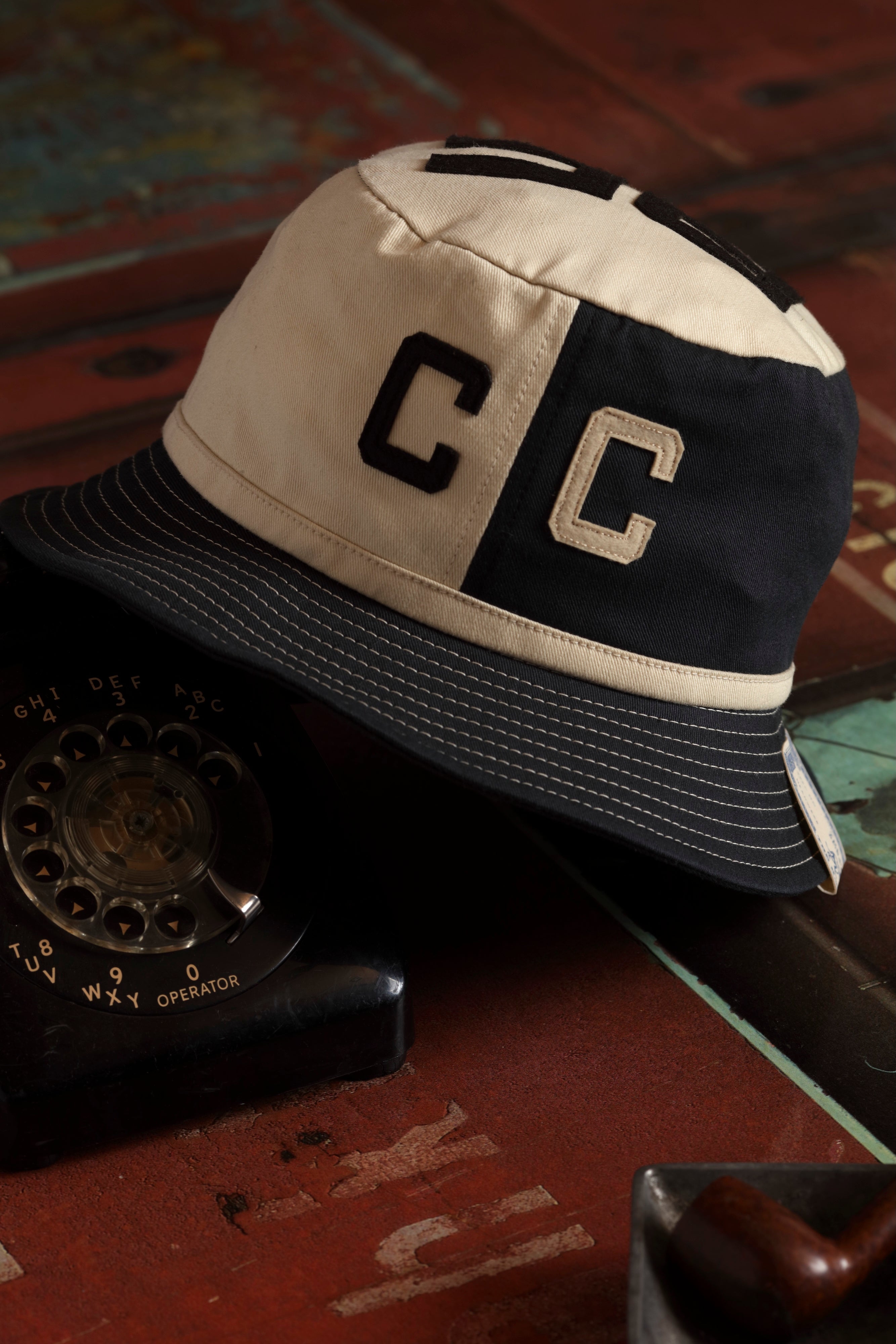 CLUTCH CAFE 別注H.W.DOG & CO. 2トーンバケットハット
