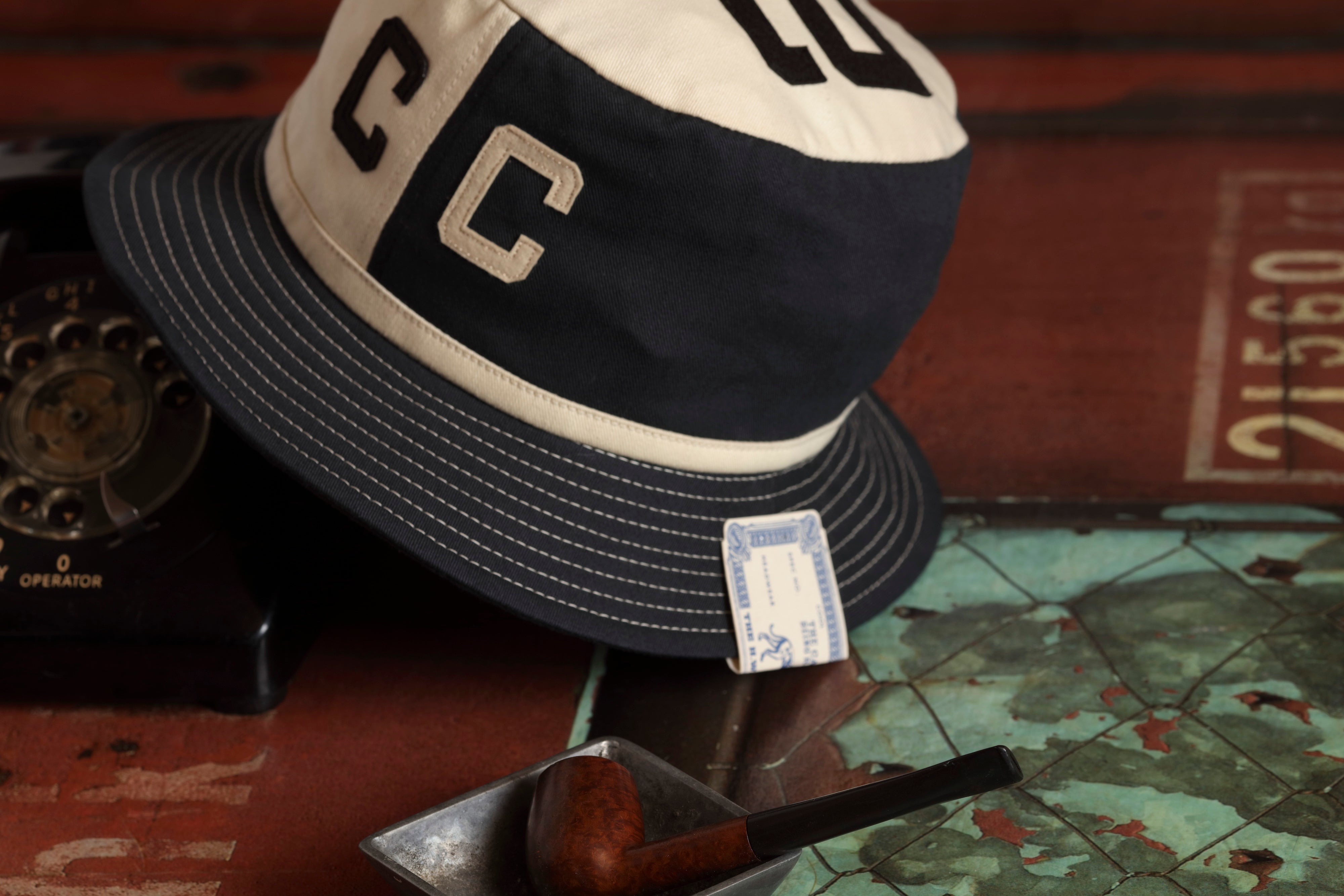 CLUTCH CAFE 別注H.W.DOG & CO. 2トーンバケットハット