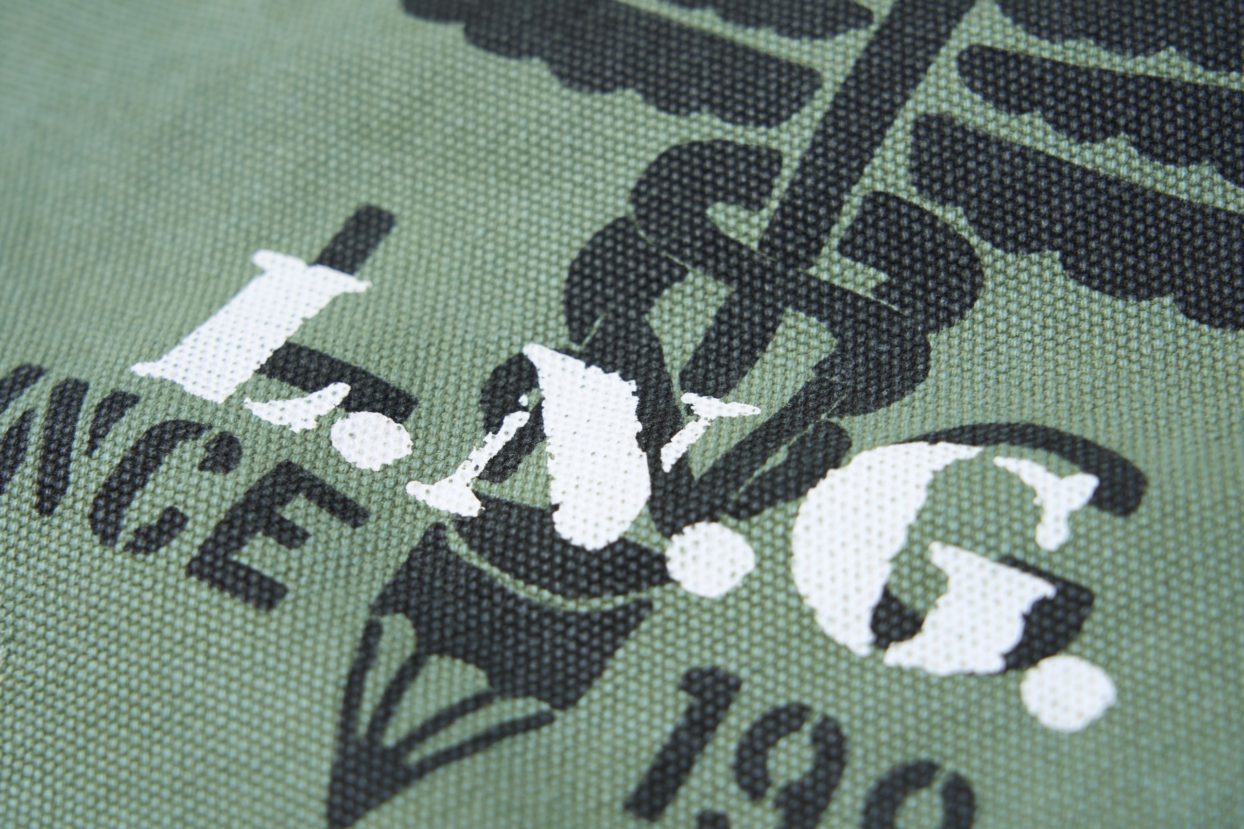 California Sportswear × Lightning ニュースペーパーバッグ（Military）