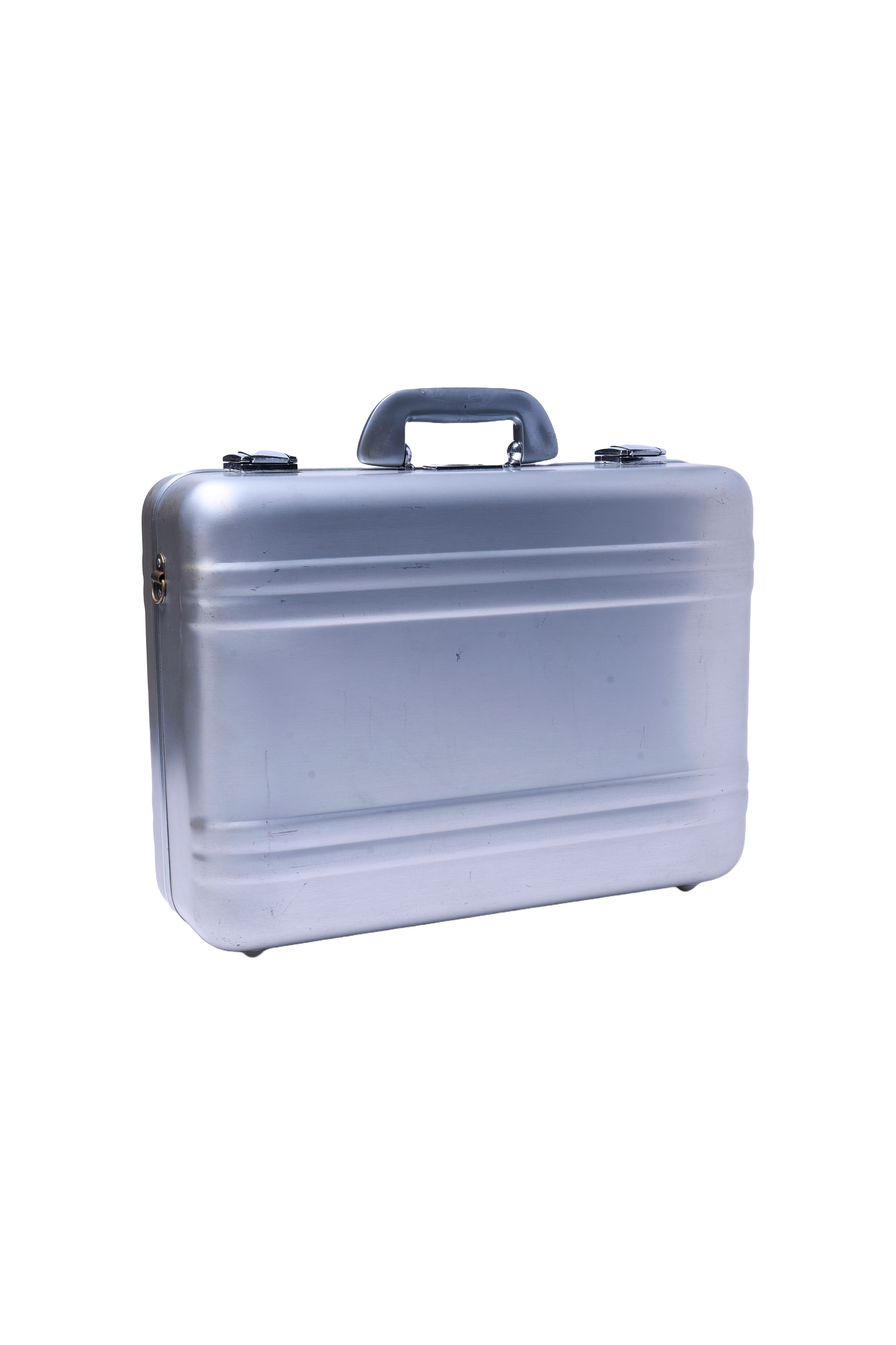 ラジコン車両入れて運ぶの、カッコ良くね。(^^) ZERO HALLIBURTON ラジコン車両入れて運ぶの、カッコ良くね。(^^) ZERO HALLIBURTON