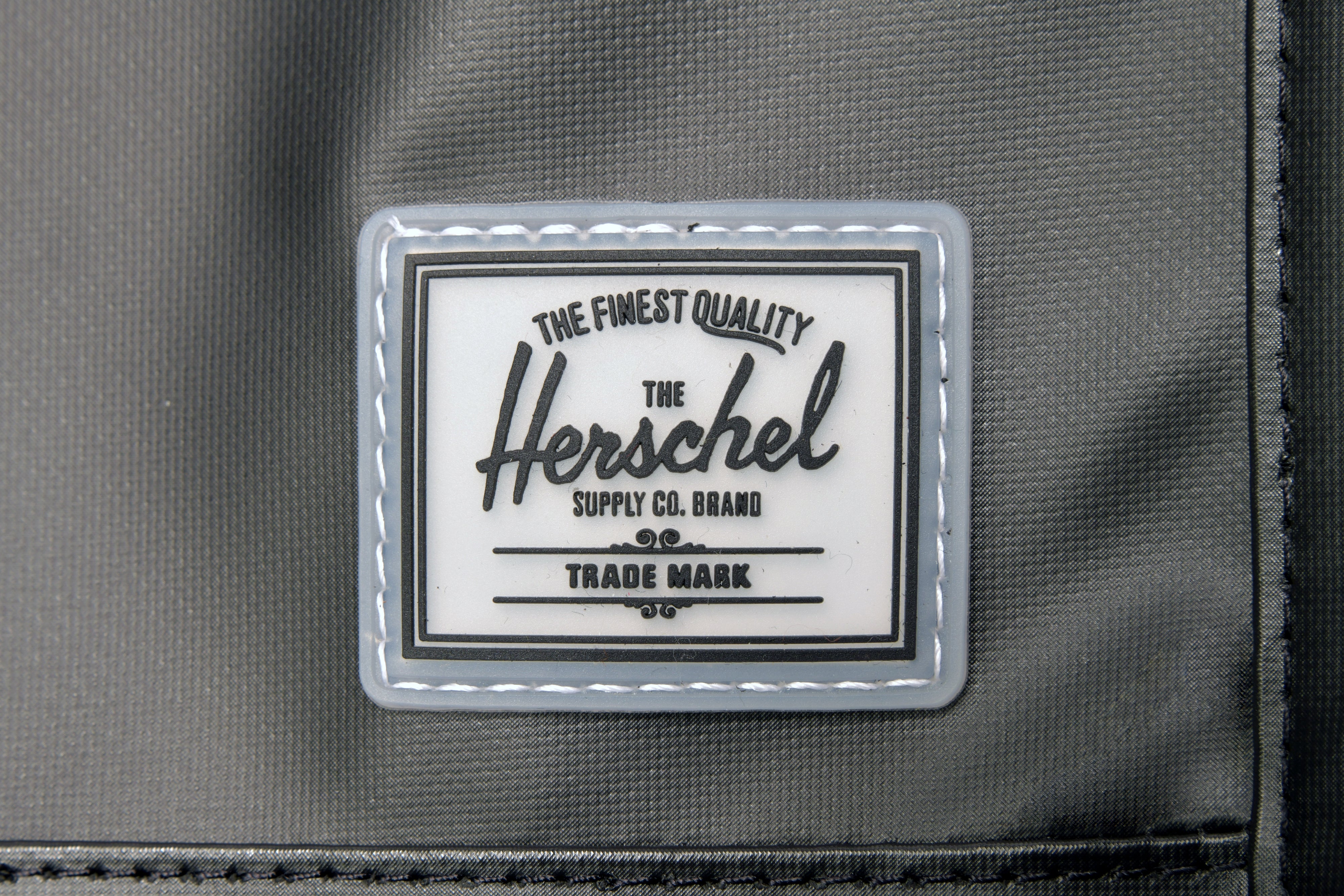 Herschel Supply City Mid-Volume (Weather Resistant)