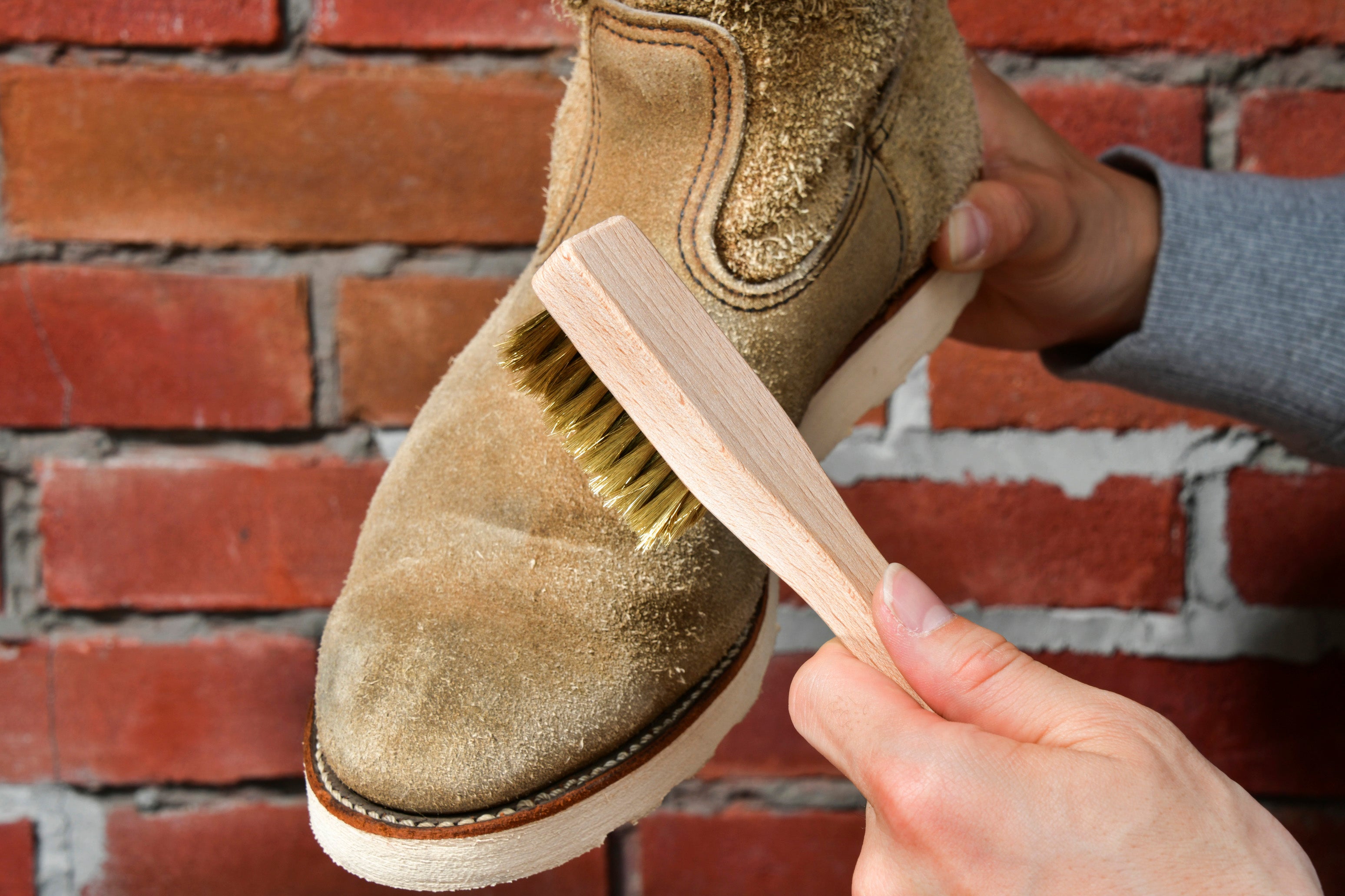 BRIGA SUEDE BRUSH